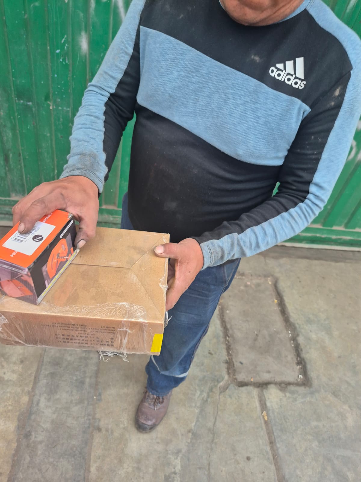 Víctor<em> </em>Raúl<em> F</em>