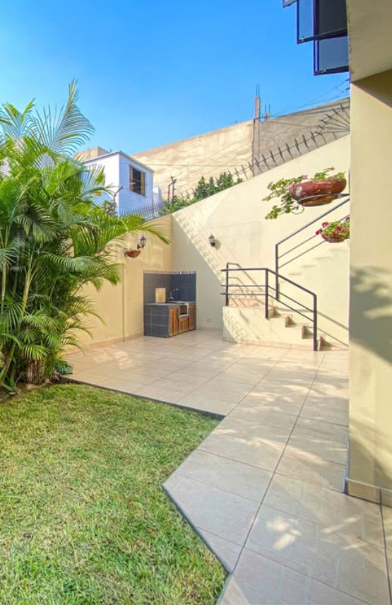 <em>Pedro  Martines  PIURA</em>